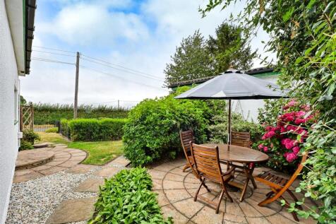 1 Claygates Bungalow-03.jpg
