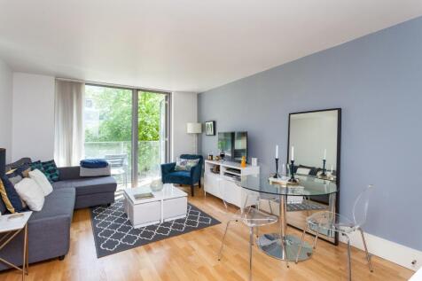 A stunning, spacious one bedroom apartment at Highbury Stadium Square, the former home of Arsenal FC. Located very close to Arsenal Tube (Piccadilly Line). The apartment is finished to a high standard
