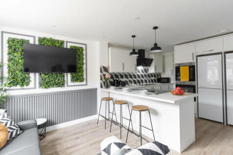 6 Bedroom Terraced in PO4 0EJ