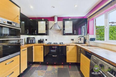 CAM02351G0-PR0073-STILL020