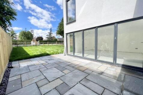 Patio area to garden