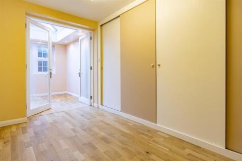 16 Albany Ct (4).jpg