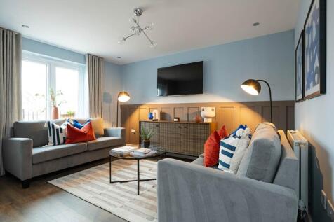 There&#39;s plenty of space for two 3-seater sofas in the living room