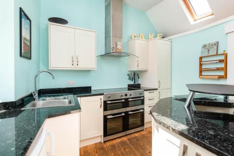 Kitchen_2.jpg