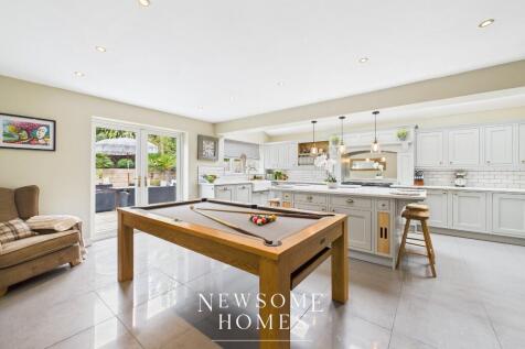 Kitchen/ Dining Room