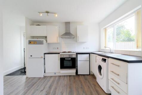 2 Kitchen.jpg