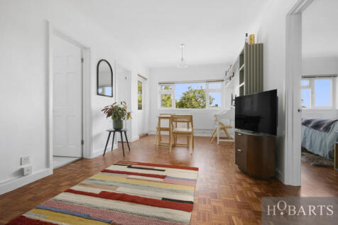 A beautifully presented one-bedroom apartment in excellent condition throughout, set within a modern purpose-built development on the sought-after Mount Pleasant Villas. The property offers a bright a