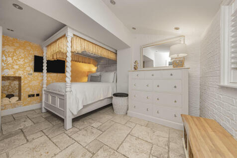 Photo Dec 08 2025...