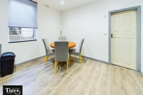 CAM02176G0-PR0391...