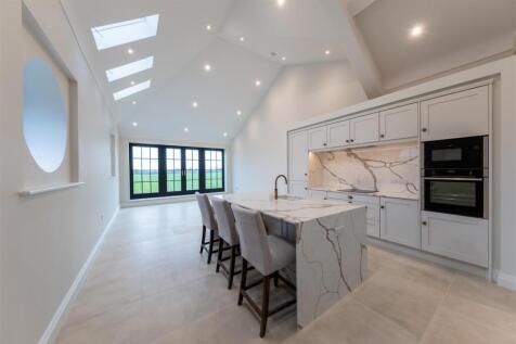 2 Old Hall Country Esatae-004.JPG