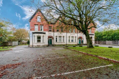 2 Bedroom Flat in BL1 5XZ