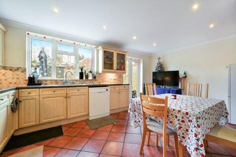 ASHURST ROAD (4).jpg