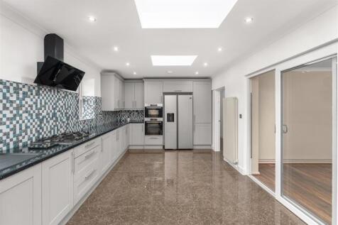 37 Kingfisher Drive, Banbury-10.jpg