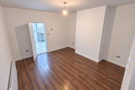 2 Bedroom Terraced in S70 4JW