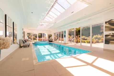 pool room.jpg