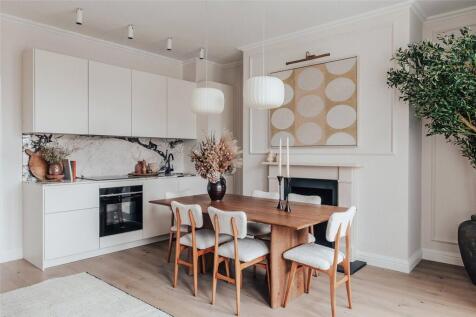 Kitchen Dining Area