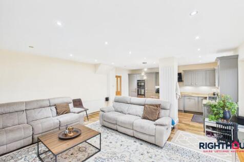 Kitchen/Living Area