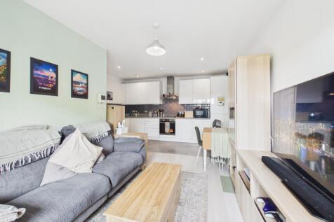 Maple Court - EweMove - Living Space 2