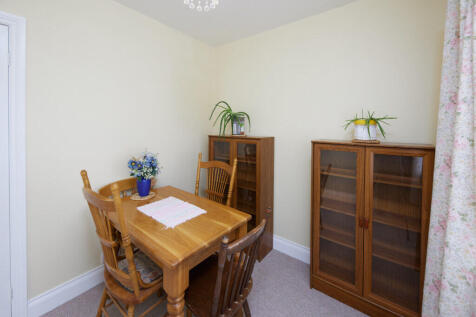 Carlton Dining room-Bed4-2