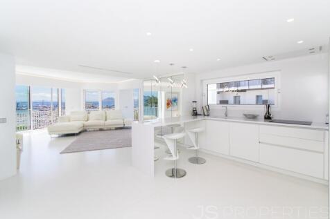 First line apartment in Puerto Pollensa