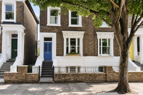 Available beginning of August - Bright, unfurnished one bedroom raised ground floor apartment with high ceilings, ample storage, stylish kitchen and modern bathroom. Ideally located near Acton Town st