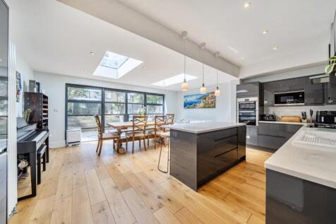 Kitchen / Reception2.jpg