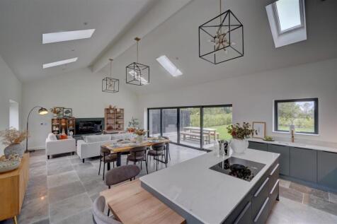 Arrow House (17).jpg