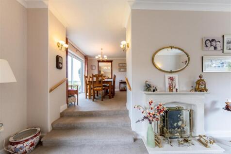 9 Orchard Dene-012.jpg