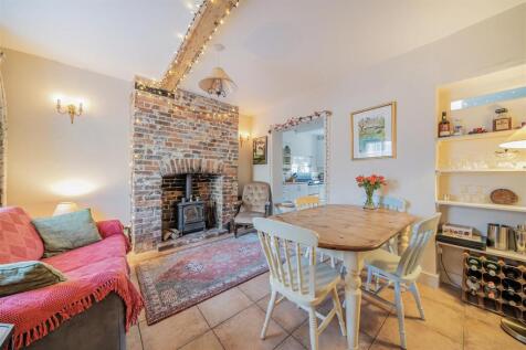 Sitting/Dining Room