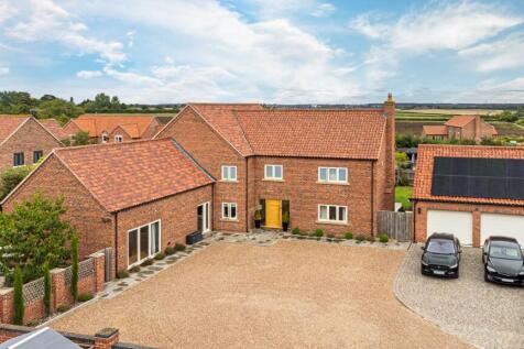 Large driveway enclosed with electric gates - with parking up to 20