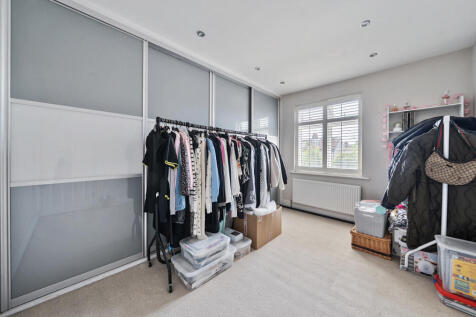 1305529-12-685179...