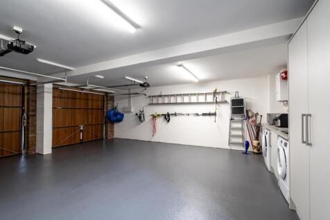DOUBLE GARAGE & UTILITY AREA
