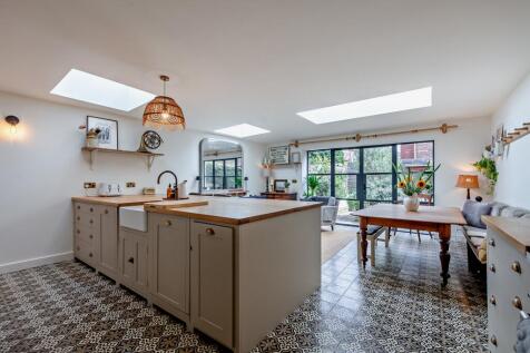 Kitchen/Dining