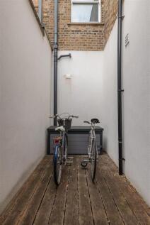 Roman Road, E3
