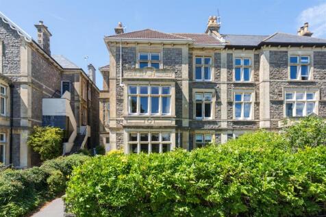 8 bed, 2 bath Semi-Detached in Bristol - Photo 41