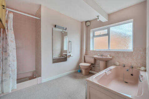 1364159-8-68ee3ad...