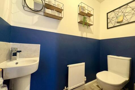 35 Parkstone Downstairs WC.jpg