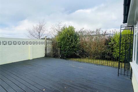 Decking/Garden