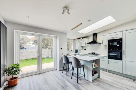 Kitchen/Dining Area