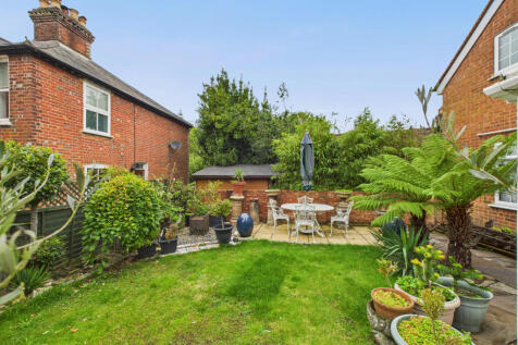 CAM02909G0-PR0488-STILL023