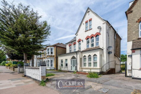 *** AVAILABLE IMMEDIATELY***
Cockburn are pleased to present this well-appointed first-floor apartment on Southwood Road, offering comfortable living in a convenient New Eltham location.