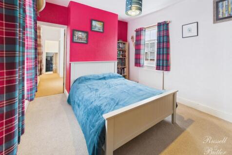 CAM01995G0-PR0357-STILL012