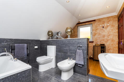5 bed, 5 bath Detached in Glasgow - Photo 40