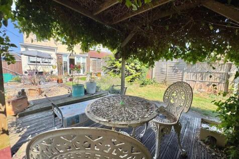 Pergola and raised deck