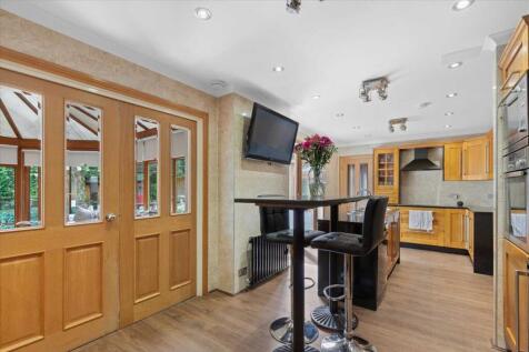 Breakfasting Kitchen