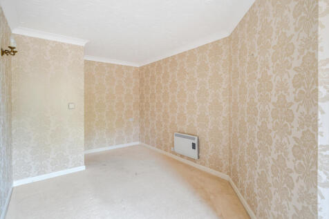 1371589-7-68f7660...