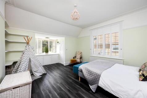 St Valerie Road, 19-003.jpg