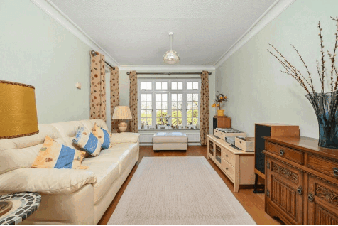 Snug-(original-dining-room).gif