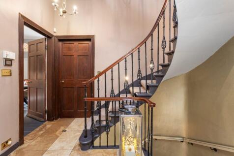 4 bed, 2 bath Town House in Edinburgh - Photo 16