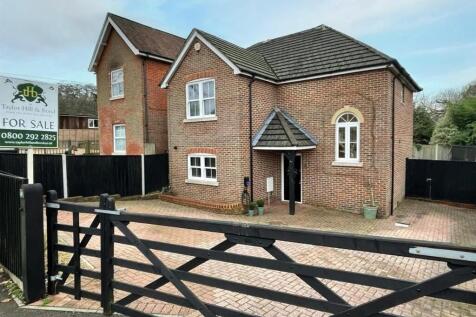 New front with gate.jpeg